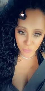 Tabatha Sammons's Instagram, Twitter & Facebook