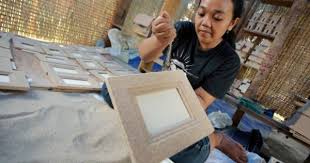 Jelaskan alasan pengembangan sektor ekonomi kreatif berdasarkan potensi wilayah. 10 Daerah Kreatif Versi Bekraf Tak Hanya Bali Dan Jawa Katadata Co Id