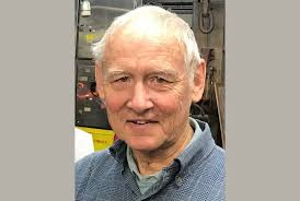 Kenneth Fields, longtime English professor and acclaimed poet, dies at 84