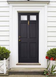 風水で運気アップ 玄関ドアは家の顔 財運は方角とラッキーカラー 聖山玄龍の生活に役立つ風水 木製ドア 玄関 風水 玄関ドア