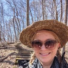 Karen Rawson's Instagram, Twitter & Facebook