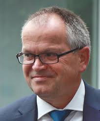 Congratulations to Professor Dr. Franz Bruemmer for winning the Hans Hass  Fifty Fathoms Award 2018! „His distinguished and on-going career in the  fields of education, academics, research, sport and the environment stand