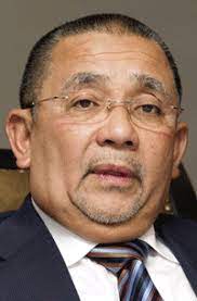 Tan sri isa samad di majlis khatan perdana untuk anak petugas kumpulan felda. Isa Samad Charged With Cbt Bribery Of More Than Rm3 Million Borneo Post Online