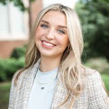 Lindsey Harp's Instagram, Twitter & Facebook