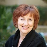 Paula Oswald's Instagram, Twitter & Facebook