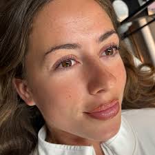 Next week I'll be releasing my booking link for Christmas appointments!  Super excited 🤎