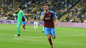 Çin ekibi beijing guoan'dan ayrılan burak yılmaz, uzun süredir görüşme halinde olduğu trabzonspor'a imza attı. Burak Yilmaz In 2017 2018 Trabzonspor Golleri 2017 2018 Hd 10 Gol Youtube