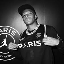 Samsung galaxy note 10 lite case psg logo black background. The Best Kits From 50 Years Of Psg Soccerbible