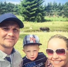 Vandværksvej 35, Brejning, 7080 Børkop 📍 Den over 6,5 hektar store grund  går helt til bredden af Vejle Fjord, og man kan fra villaen foruden vandet  nyde en betagende udsigt over de