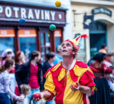 Hoy en día hay más de 2 000 castillos. Payaso Zhangler Comediante Carnaval Republica Checa Personas Ciudad Viajes Arquitectura Checo Pxfuel