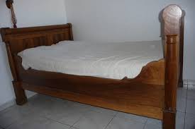 Vous pouvez l'utiliser comme un canapé fixe classique pour vous asseoir et aussi l'utiliser comme un lit lorsqu'il est déplié. Comment Transformer Ce Lit A Rouleau En Banquette Resolu Forum Travail Du Bois Linternaute Com