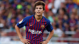 Ve contenido popular de los siguientes autores: Riqui Puig Neuer Iniesta In Den Startlochern Sky Sport Austria