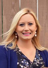 Lisa Lefeber's Instagram, Twitter & Facebook