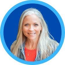 Elizabeth Gilroy's Instagram, Twitter & Facebook