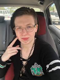 Can I just say I very much dislike the constant misrepresentation of  Ravenclaw colors!! I am adding this: Even though I am not Slytherin I see  so much with their colors too!