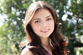 Holly Lacey's Instagram, Twitter & Facebook