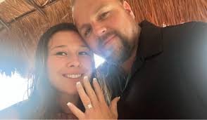 Gabrielle Howell and Greg Howell's Wedding Website