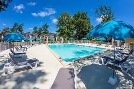 Landes de gascogne regional natural park and lud'o parc reflect the area's natural beauty and area attractions include iriseraie de papon and la maison de la noisette. Vacanceole Le Domaine Du Golf D Albret Resort Barbaste Updated 2021 Prices