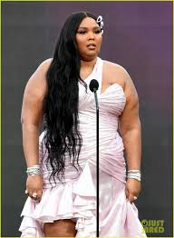 Updated 12:35 pm et, wed august 4, 2021 lizzo and chris evans seem to be having fun sending each other messages. Lizzo Changes Into Second Dress To Present At Grammys 2021 Photo 4532888 2021 Grammys Grammys Lizzo Pictures Just Jared