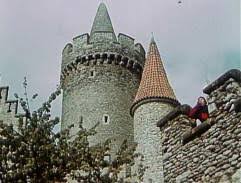 Nebála se dojít si pro svoji lásku daleko za hory a lesy v převleku za nehezkou chudou dívenku. Princezna Se Zlatou Hvezdou Filmova Mista Cz