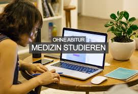 Denn die langfristigen gehaltsaussichten sind für hochschulabsolventen deutlich. Medizinstudium Ohne Abitur Alle Infos Und Unis Praktischarzt