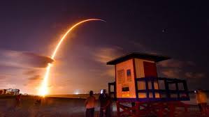 Over the next few decades, elon musk is hoping to send 42,000 satellites to space. Tesla Chef Elon Musk Schickt Mit Spacex 60 Satelliten Ins All