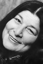 Mercedes Sosa Conosida Como La Negra Sosa 1935 2009 Cantante Tucumana Y Argentina Musica Folclorica La Voz De America Historia De La Musica