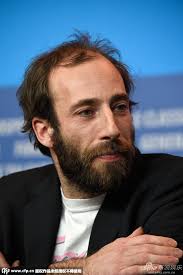 Petting Zoo》发布女导演现身现场_新浪图片