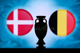 18 de noviembre 2:45 pm. Dinamarca Vs Belgica Banderas Nacionales Del Euro Y Silueta De Trofeo De Futbol Antecedentes Del Partido De Futbol Grupo B Cop Foto De Archivo Imagen De Europa Belgica 166381728