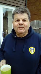 SUNDAY FOOTBALL.....in leeds we only have one sunday recognised league.the  leeds combination league. And it would be nice if they had a saturday  division. Theres nowere for a lesser or new team