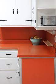 Painting your old laminate countertops gives your kitchen a brand new look without the expense of buying new countertops! Tutorial How To Paint Laminate Countertops With A Kit Apartment Therapy