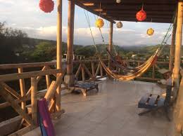 1 minuto del pueblo caminando , a 50 metros del mar. Rooftop Yoga Place Picture Of Hostal Moai Montanita Tripadvisor