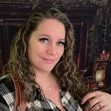 Diane Eckardt's Instagram, Twitter & Facebook