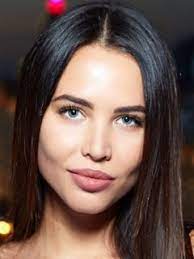 Она пробует свои таланты в актерском и писательском мастерстве. Anastasiya Reshetova Foto Biografiya Filmografiya Novosti Vokrug Tv