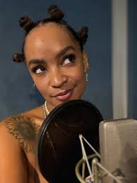 Hoy me tocó grabación en la radio para los comerciales de Avana plastic  surgery Agradecida con cada oportunidad 💙