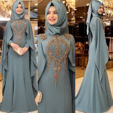 14 7k Likes 327 Comments Pinar Sems Pinarsems On Instagram Pirayenin En Gozde Rengi Bu Tasarim Long Dress Fashion Muslim Fashion Muslimah Dress