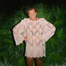 2 161 Likes 31 Comments Harry Styles Daily Updates Harry Update On Instagram Harry In 2020 Harry Styles Update Harry Styles Photos Harry Styles Pictures