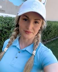 Literally having the best weekend! I shot my best round ever yesterday! Now  I need to break 80! 🇺🇸 Hope you’re having a good memorial weekend. ❤️🤍💙