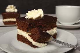 Torta Kinder Pingui Con Panna E Nutella Scopri La Nostra Ricetta Pan Di Spagna Al Cioccolato Dolci Ricette Dolci