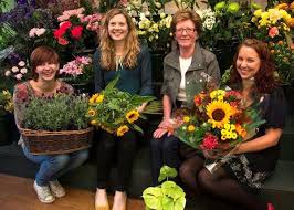 Hand delivering beautiful flowers and bouquets across aberdeen and the uk with same day and it's a gift you can make very personal too. Expert Florists Aberdeen Same Day Delivery Aberdeen Flowers