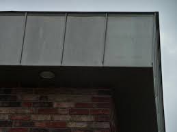 Hpl platten eignen sich aufgrund der herausragenden eigenschaften optimal für den einsatz in. Verkleiden Von Dachuberstand Dachkasten