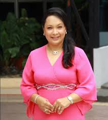 Nantikan drama bersiri 'keluarga untuk disewa' dibintangi adibah noor, pekin ibrahim, azhan rani, dynas mokhtar, fimie don, afifah nasir dan adik fifi laura olivia yang bakal ditayangkan di slot diandra tv9, Maria Tunku Sabri Hidapi Ketumbuhan