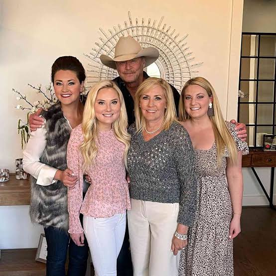 Meet Alan Jackson's 3 Daughters, Mattie, Alexandra and Dani
