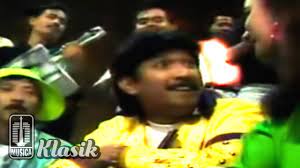 Download lagu cinta anak kampung mp3 dapat kamu download secara gratis di lagu. Jamal Mirdad Cinta Anak Kampung Official Karaoke Video Youtube