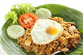 Panaskan 3 sendok makan minyak zaitun, tumis sebentar kol dan terong hingga warnanya sedikit. Cara Lebih Sehat Membuat Nasi Goreng Alodokter