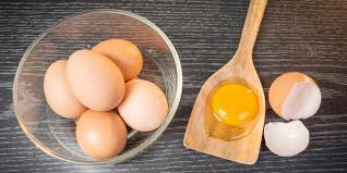 Jadi, mengonsumsi seluruh telur, bukan hanya putihnya saja, menjadi cara terbaik dalam mendapat banyak protein dan nutrisi lain. Ini Yang Akan Terjadi Pada Tubuh Jika Kamu Makan Telur Mentah Merdeka Com