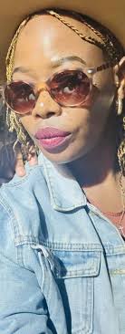 SIDE CHICK is a young girl between the Age 19-26, if you're 26 -30 you're a  SIDE HEN, 30 and above consider yourself as a VULTURE !!✍🏻