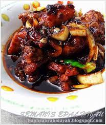 Perpaduan rasa manisnya bumbu dengan gurihnya ayam dalam seporsi ayam kecap seringkali membuat kita yuk, simak resep dan cara membuat ayam kecap pedas manis untuk menu harianmu! Resepi Ayam Masak Kicap Pedas