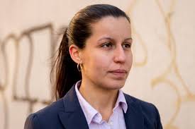 AOC has backed a progressive, anti-establishment public defender for DA of  Queens — Jim Owles Liberal Democratic Club