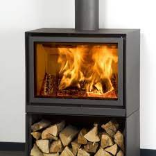 The stove's convection process ensures swift and evenly distributed heating throughout the room and the size of the stove makes it ideal for fairly small homes, weekend cottages and similar, and ensures that both the fuel and the stove are utilised optimally. Wood Stoves Nordic Energy